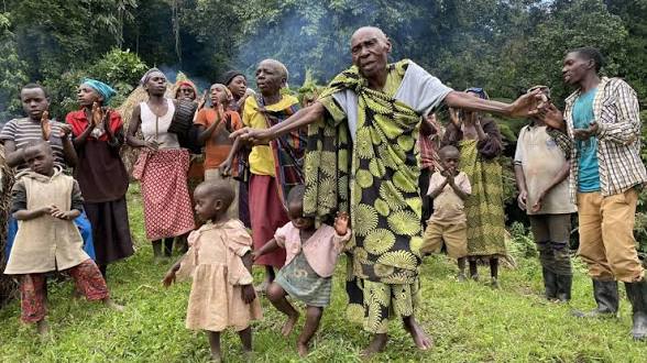 Batwa cultural experience (3 of 4)