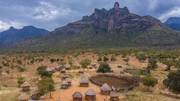 Karamojong cultural experience (2 of 5)