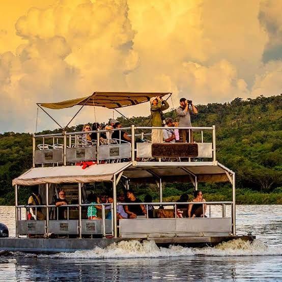 Boat cruise to the falls